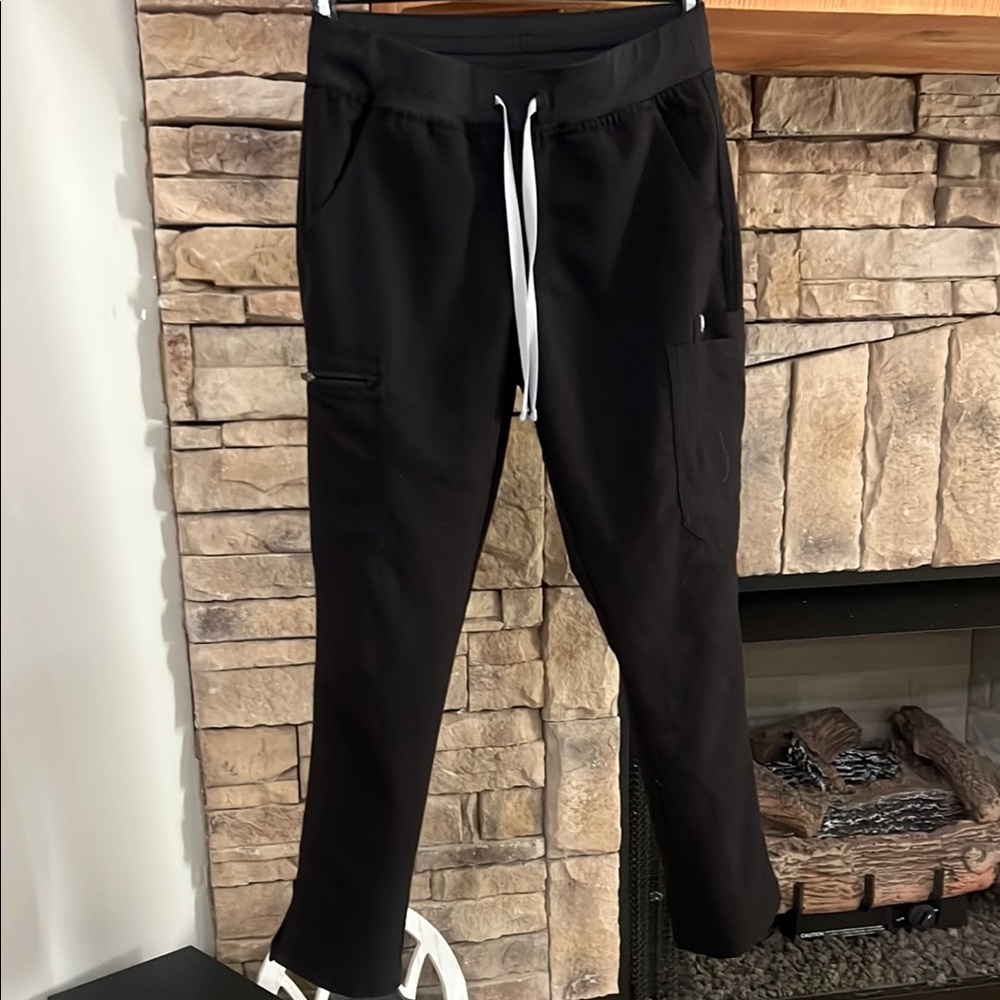Women’s figs scrub pants